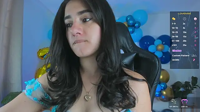 annadu011 online show from April 15, 2:32 pm