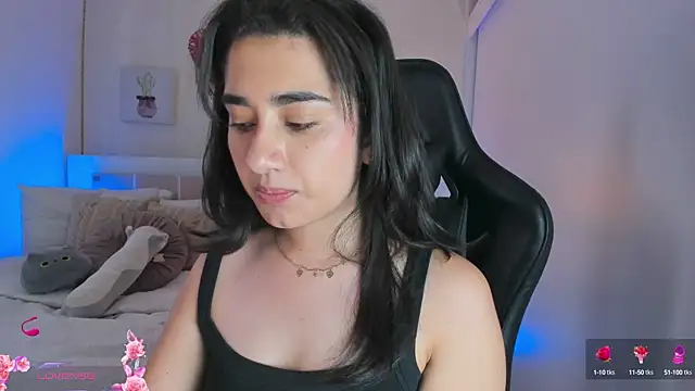 annadu011 online show from March 16, 5:17 pm