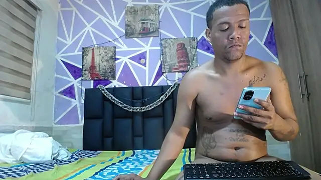 Snapshot of sharonx_morex chatting on April 5, 6:42 am sharonx morex online show from April 5, 6:42 am