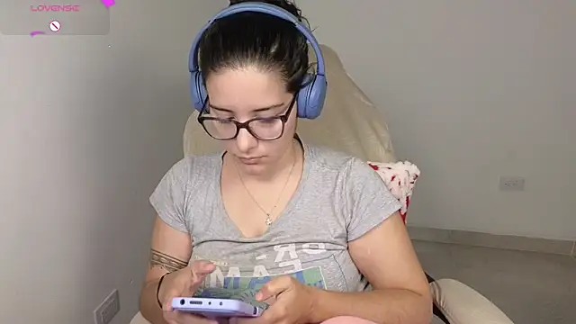 blue  moon  online show from December 3, 4:24 am