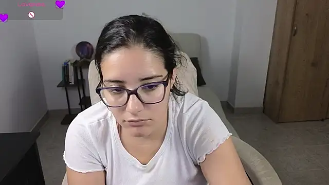 Snapshot of blue__moon_ chatting on July 7, 2:14 am blue moon online show from July 7, 2:14 am