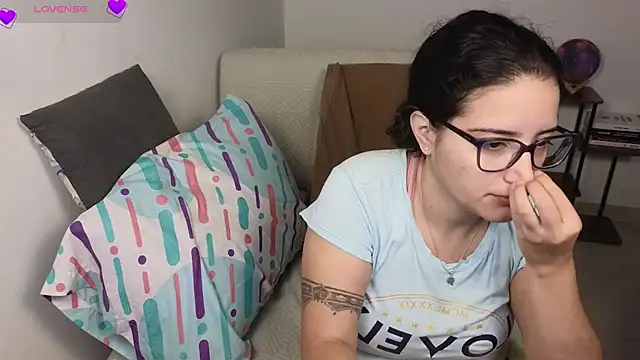 blue  moon  online show from February 3, 4:10 am