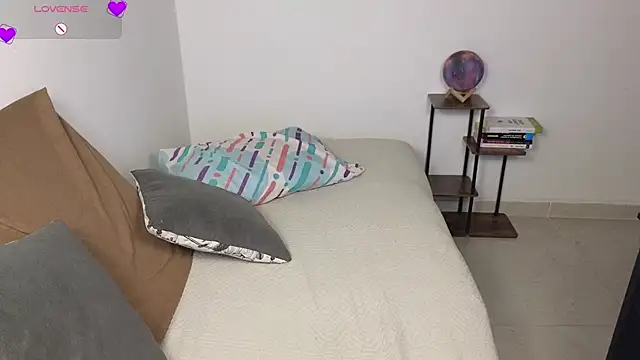 blue  moon  online show from March 15, 3:24 am