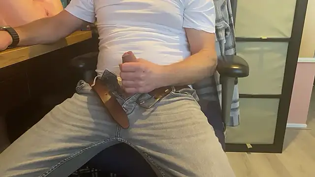 Snapshot of jimmi_xxl chatting on January 14, 10:08 am jimmi xxl online show from January 14, 10:08 am