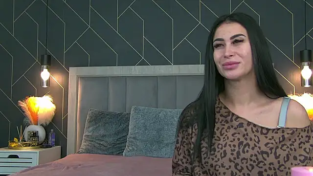 EmyLaveau online show from April 10, 5:25 am