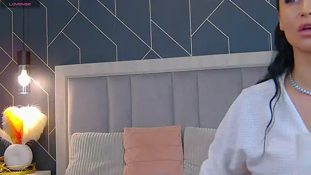 EmyLaveau online show from November 10, 9:58 am