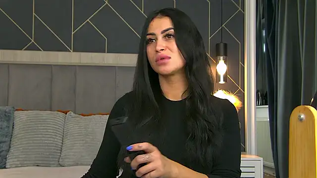 EmyLaveau online show from March 18, 5:54 am