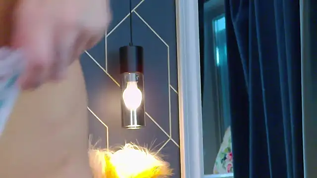 EmyLaveau online show from March 5, 6:21 am