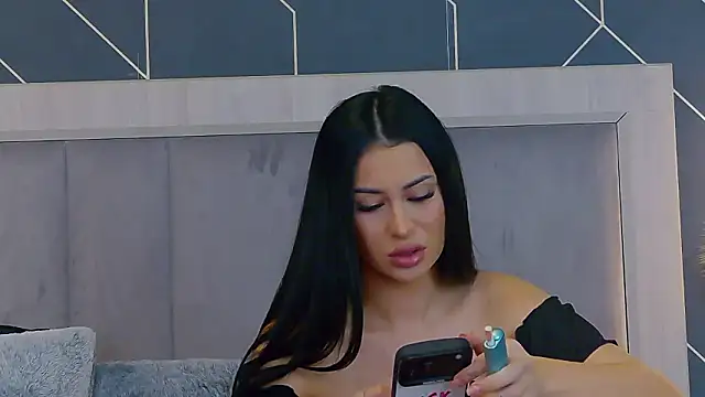 EmyLaveau online show from February 12, 6:35 am