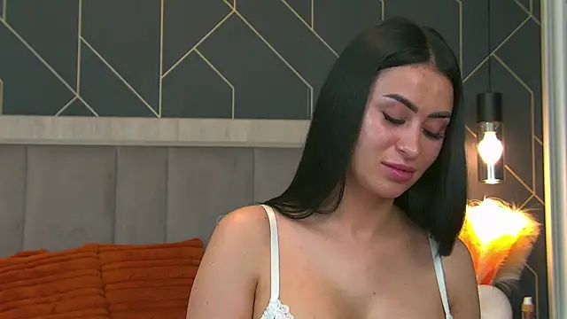 EmyLaveau online show from April 20, 5:21 am