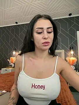 EmyLaveau online show from January 13, 6:17 am