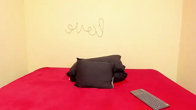 Malaika Toure online show from January 10, 6:09 am