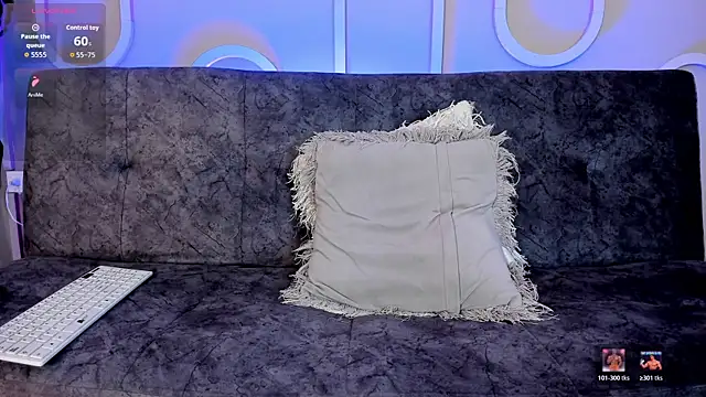 Snapshot of Sweet_Alessandre chatting on June 18, 7:41 pm Sweet Alessandre online show from June 18, 7:41 pm