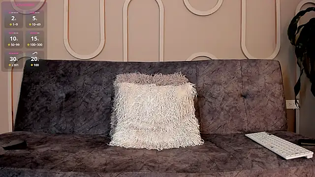 Snapshot of Sweet_Alessandre chatting on June 20, 8:03 pm Sweet Alessandre online show from June 20, 8:03 pm
