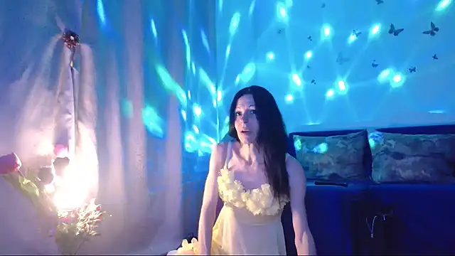 ElysaSun online show from February 28, 6:29 pm