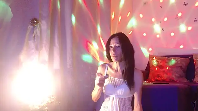 ElysaSun online show from November 10, 6:35 pm