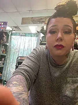 evacheers online show from January 18, 11:00 pm