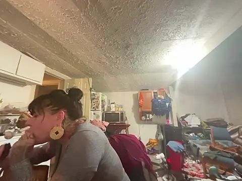 evacheers online show from April 23, 2:07 am