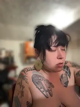 evacheers online show from April 18, 9:15 pm