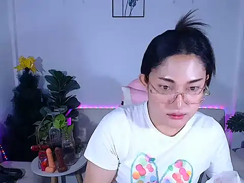 Snapshot of plysaithailand chatting on June 23, 8:45 am plysaithailand online show from June 23, 8:45 am