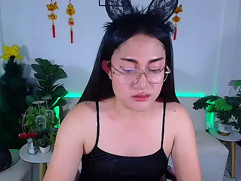 Snapshot of plysaithailand chatting on March 4, 8:11 am plysaithailand online show from March 4, 8:11 am