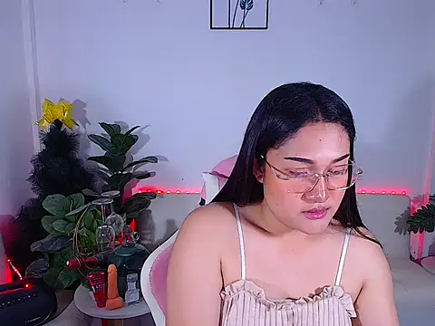 Snapshot of plysaithailand chatting on December 21, 8:05 am plysaithailand online show from December 21, 8:05 am