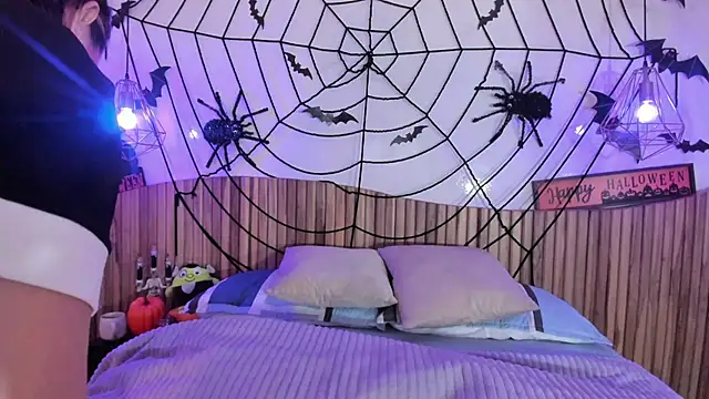 Abby Sweet1  online show from October 31, 1:30 pm