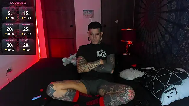 josh  ackerman online show from December 3, 8:52 pm