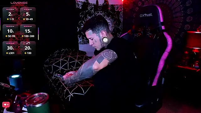 Snapshot of josh__ackerman chatting on September 29, 11:32 pm josh ackerman online show from September 29, 11:32 pm