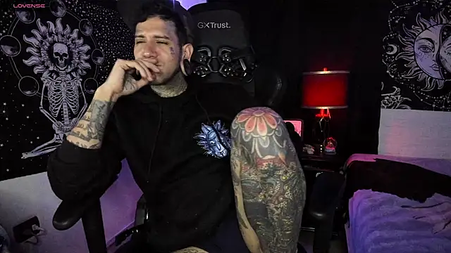 Snapshot of josh__ackerman chatting on March 17, 12:10 am josh ackerman online show from March 17, 12:10 am