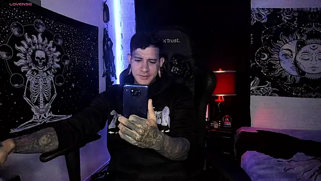 Snapshot of josh__ackerman chatting on March 11, 8:31 pm josh ackerman online show from March 11, 8:31 pm