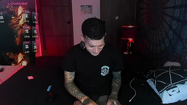 josh  ackerman online show from December 4, 11:37 pm