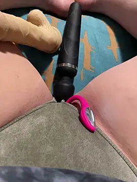 katcclovea online show from March 11, 4:45 pm