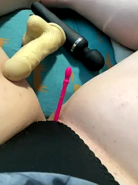 katcclovea online show from December 14, 4:40 am