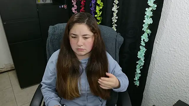 Snapshot of ann_bronw chatting on November 15, 2:04 am ann bronw online show from November 15, 2:04 am