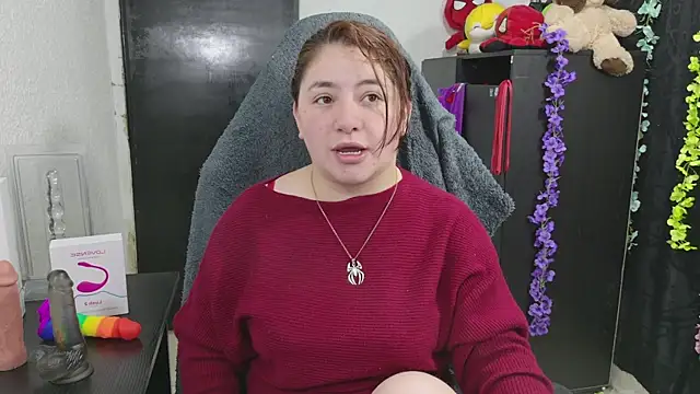 Snapshot of ann_bronw chatting on July 10, 11:43 am ann bronw online show from July 10, 11:43 am