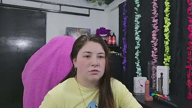 Snapshot of ann_bronw chatting on December 16, 11:58 am ann bronw online show from December 16, 11:58 am