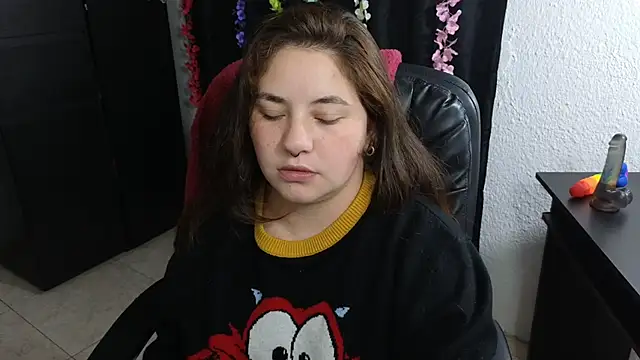 Snapshot of ann_bronw chatting on September 12, 1:06 am ann bronw online show from September 12, 1:06 am