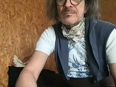 GioApri online show from April 12, 12:30 pm