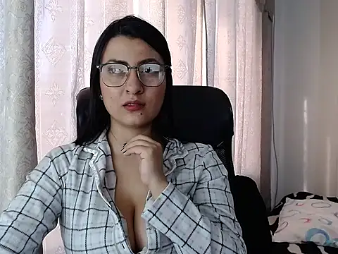 SavannaEvans001 online show from March 20, 1:01 pm