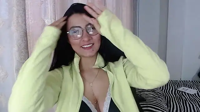 SavannaEvans001 online show from January 6, 12:09 pm