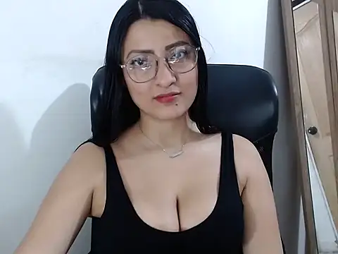 SavannaEvans001 online show from November 12, 9:51 pm