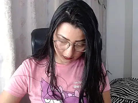 SavannaEvans001 online show from April 5, 11:00 pm