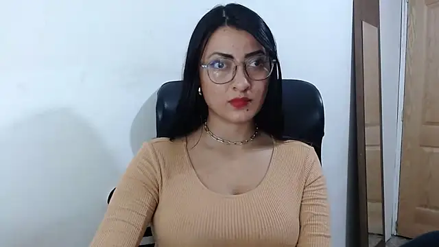 SavannaEvans001 online show from September 11, 12:21 am