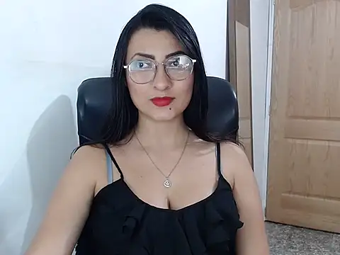 SavannaEvans001 online show from September 12, 7:46 pm