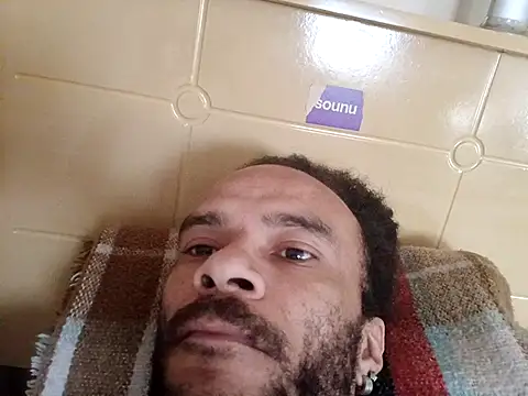 Snapshot of JamesQuaresma chatting on December 17, 9:36 am JamesQuaresma online show from December 17, 9:36 am