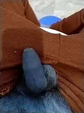 Snapshot of Rajxxxdx4u chatting on December 29, 8:37 pm Rajxxxdx4u online show from December 29, 8:37 pm