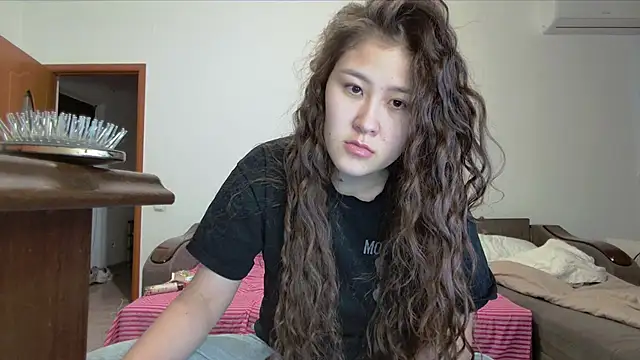 Snapshot of Riz_girl chatting on October 11, 12:17 pm Riz girl online show from October 11, 12:17 pm