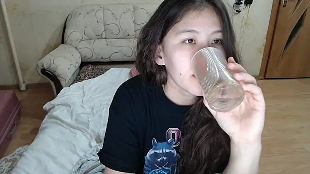 Riz girl online show from March 17, 6:44 pm