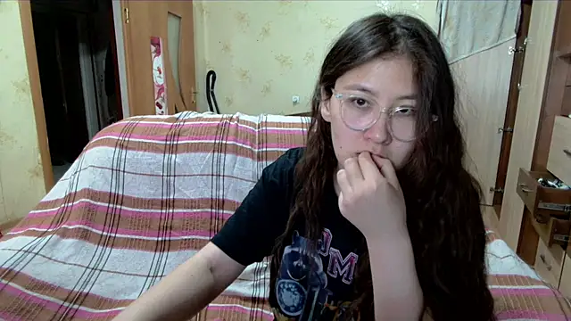 Riz girl online show from April 5, 11:39 am